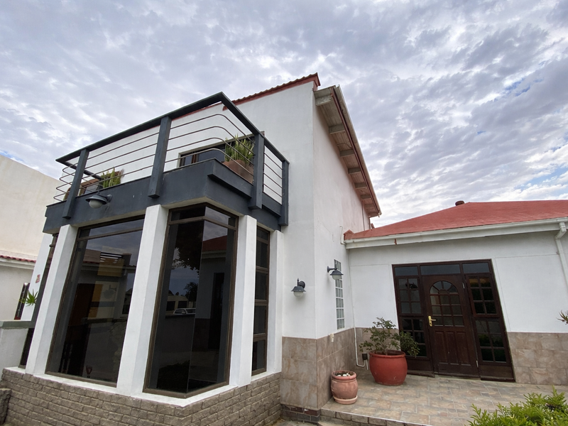 HOUSE WITH 2 FLATS FOR SALE IN VINETA, SWAKOPMUND, NAMIBIA - Photo 3