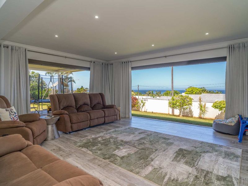 Immaculate, renovated home on pancake flat land with magnificent ocean views! - Photo 6