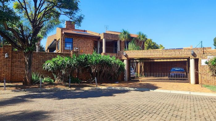 Property #2499082, House For Sale in Meyersdal