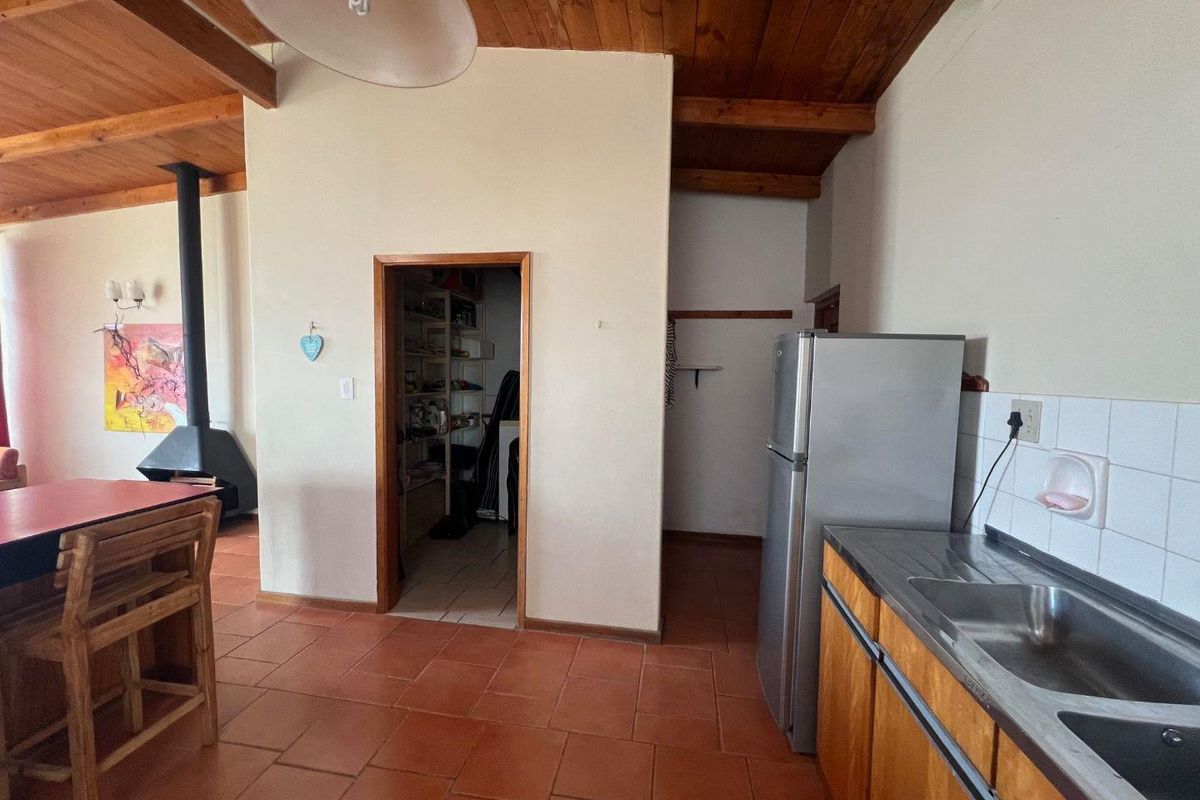 FOR SALE: 3 BEDROOM HOUSE WITH FLAT FOR SALE IN VINETA, SWAKOPMUND, NAMIBIA - Photo 5
