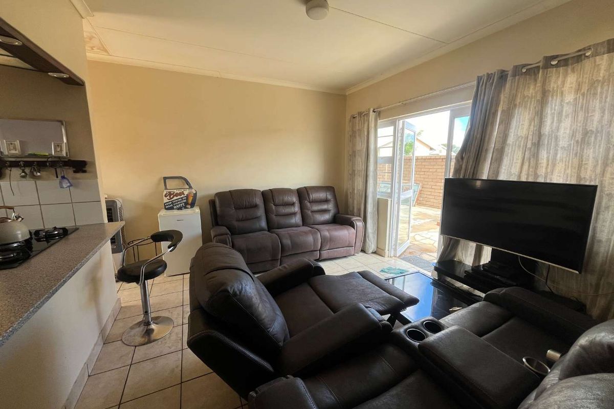 Perfect Start-Up Home with Exciting Potential! - Photo 4