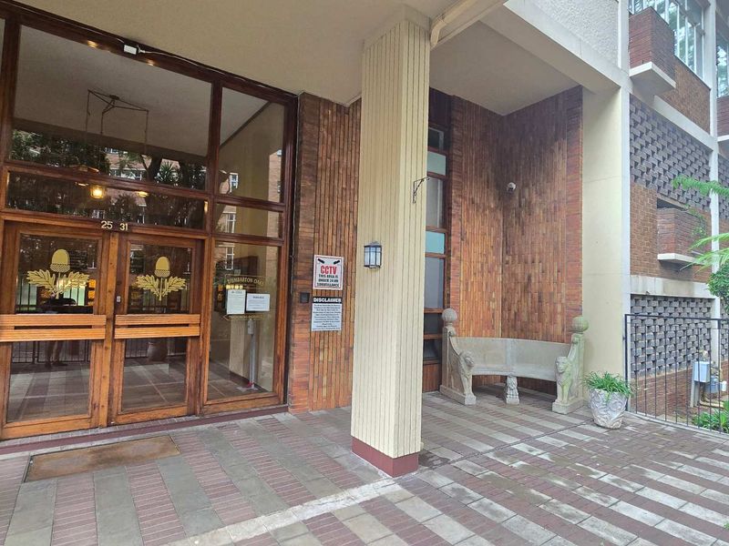 One-Bedroom, Two-Bathroom Apartment for Sale - Photo 2