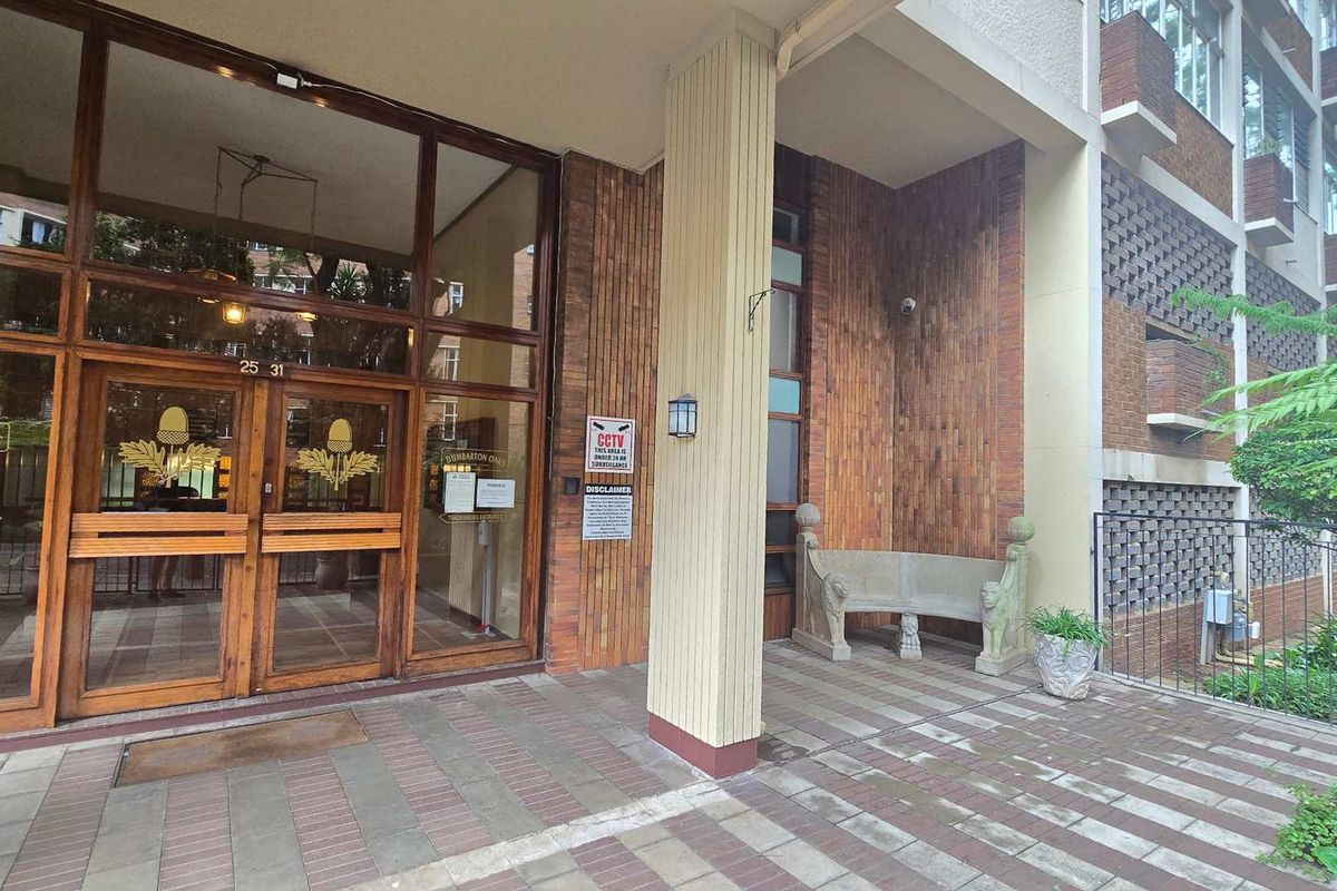 One-Bedroom, Two-Bathroom Apartment for Sale - Photo 2