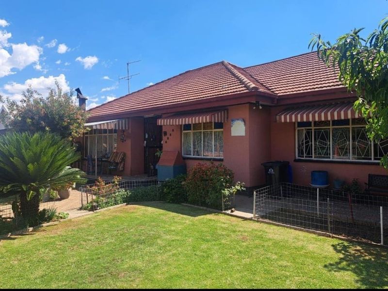 3 Bedroom House For Sale in Vanderbijlpark CE 2 - Photo 2