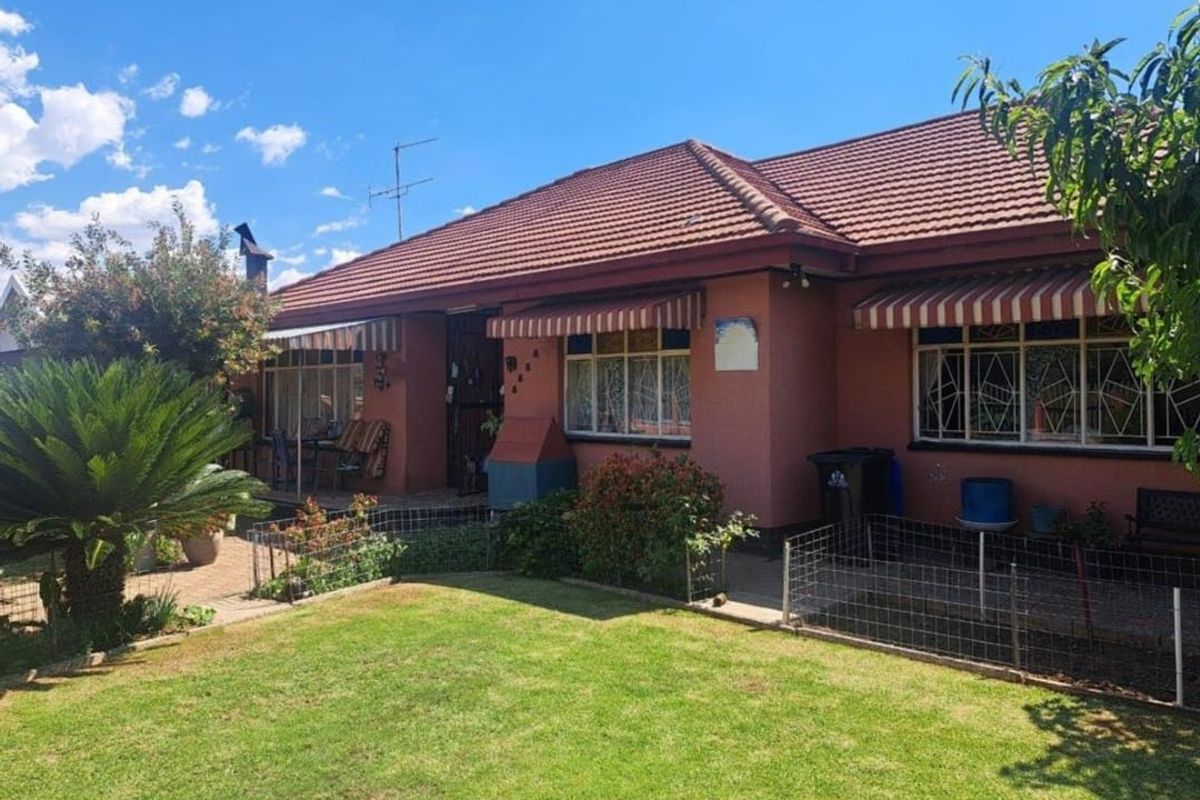 3 Bedroom House For Sale in Vanderbijlpark CE 2 - Photo 2