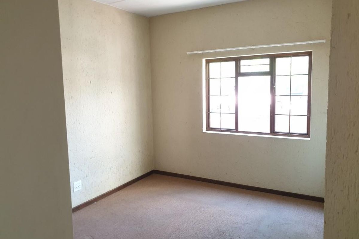 2 BEDROOM GARDEN APARTMENT FOR SALE IN PAULSHOF - Photo 5