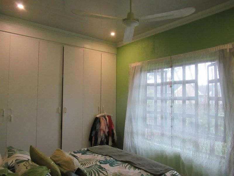 Charming 3-Bedroom Townhouse for Rent in Arboretum - Photo 8