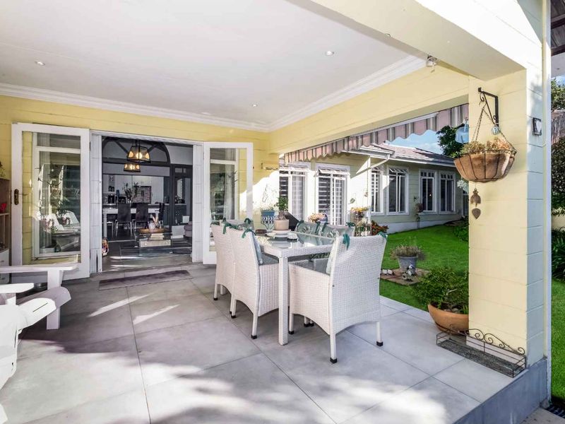 COZY SINGLE LEVEL CLUSTER HOME IN SOUGHT AFTER SANTA BARBARA - WITH ALL THE BELLS AND WHISTLES - Photo 8