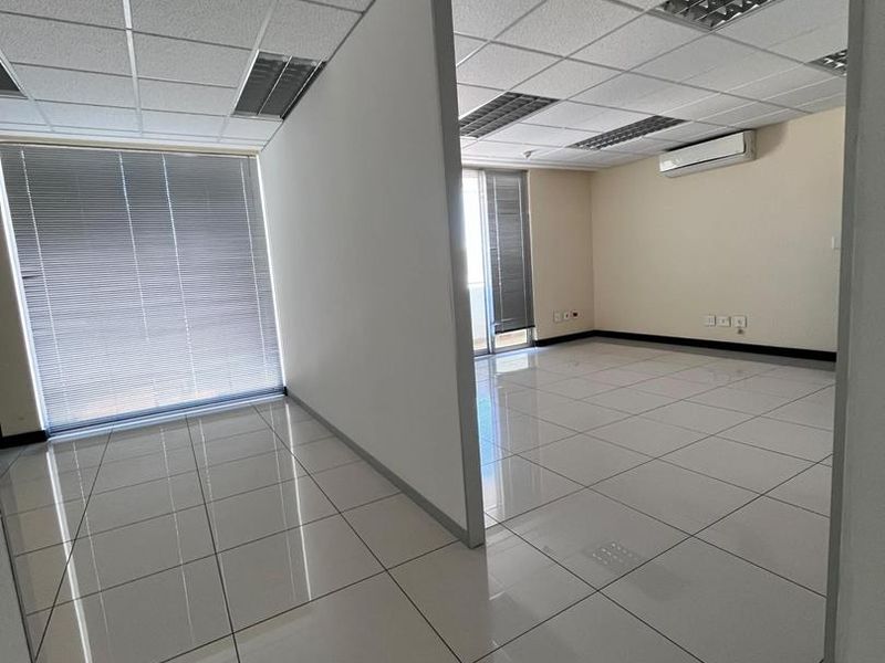 OFFICE SPACE TO LET IN AUSSPANPLATZ - Photo 1