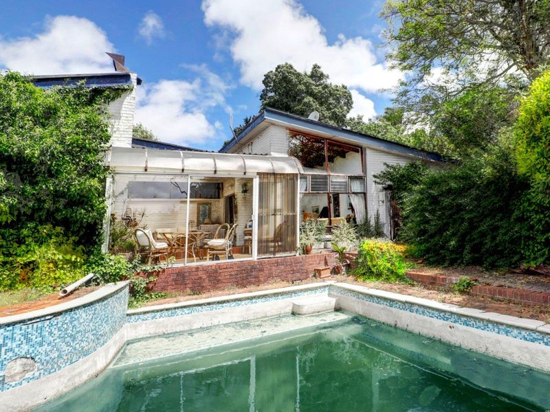 Prime Renovation Opportunity in Welgemoed! - Photo 2