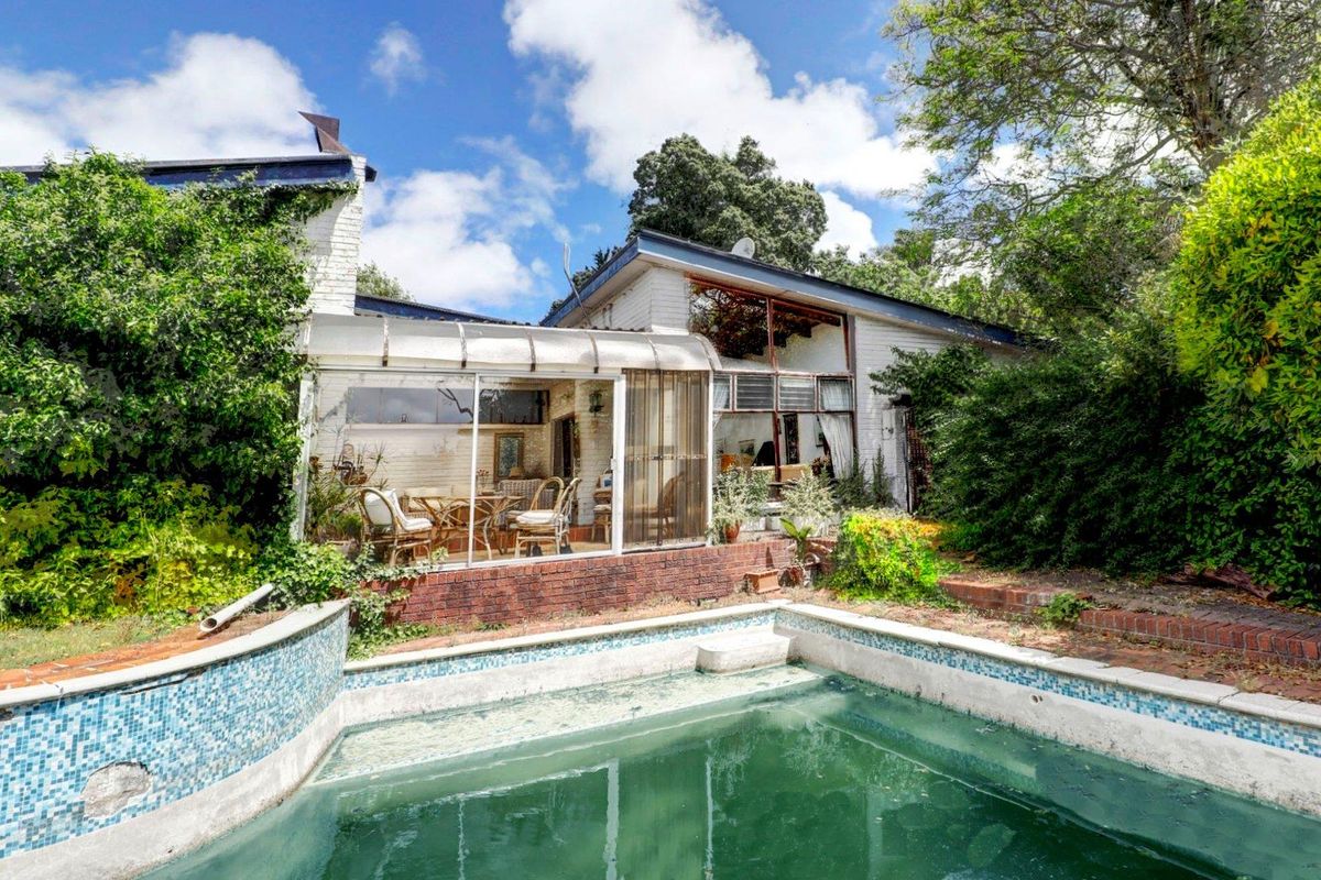 Prime Renovation Opportunity in Welgemoed! - Photo 2