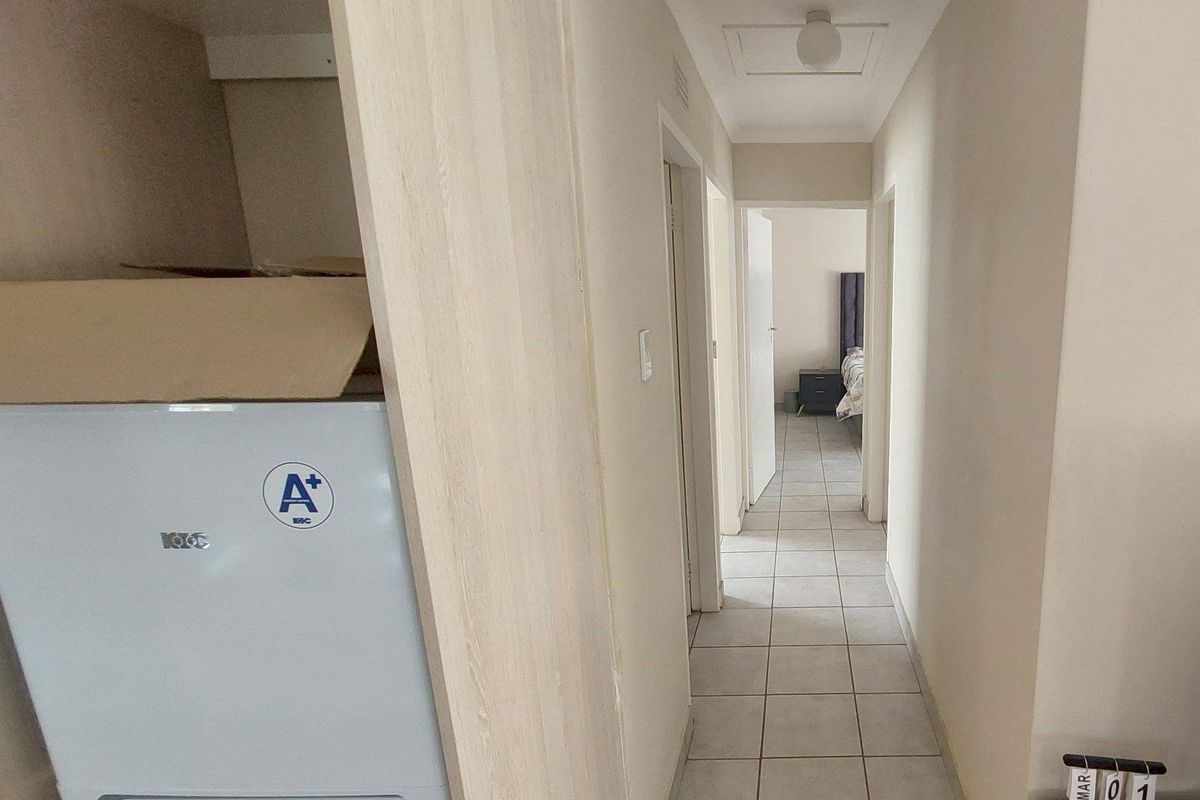 Sky City Living: 3-Bedroom Home with Modern Touches! - Photo 4