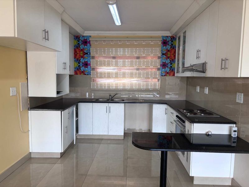 3 Bedroom North-Facing Top-Floor Apartment for Sale in Pelham, Pietermaritzburg - Photo 8