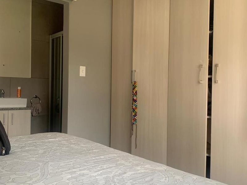 "Carming Town House in Pomona" - Photo 10