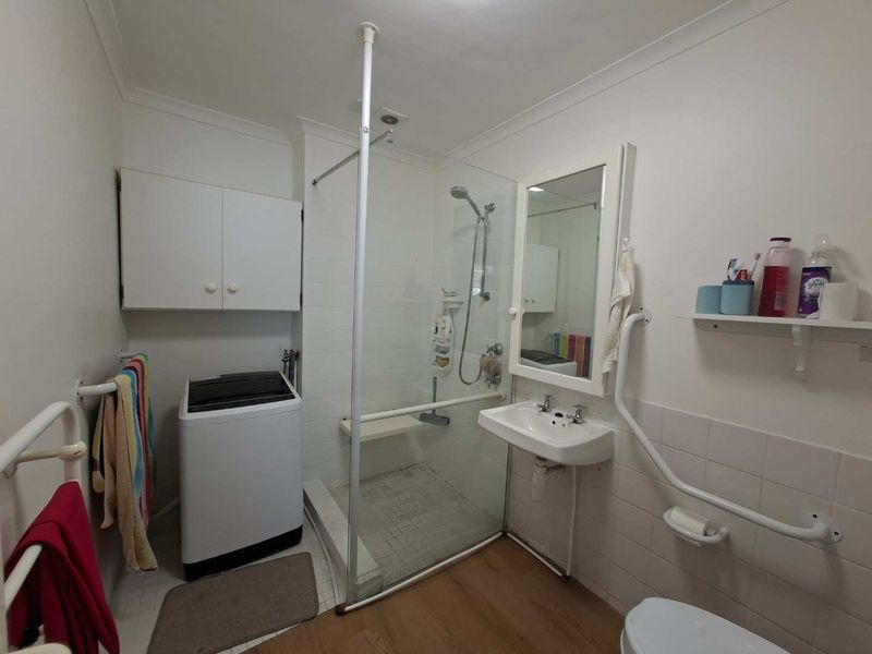 IDEAL SIZE UNIT filled with sun, boasting beautiful views! - Photo 10