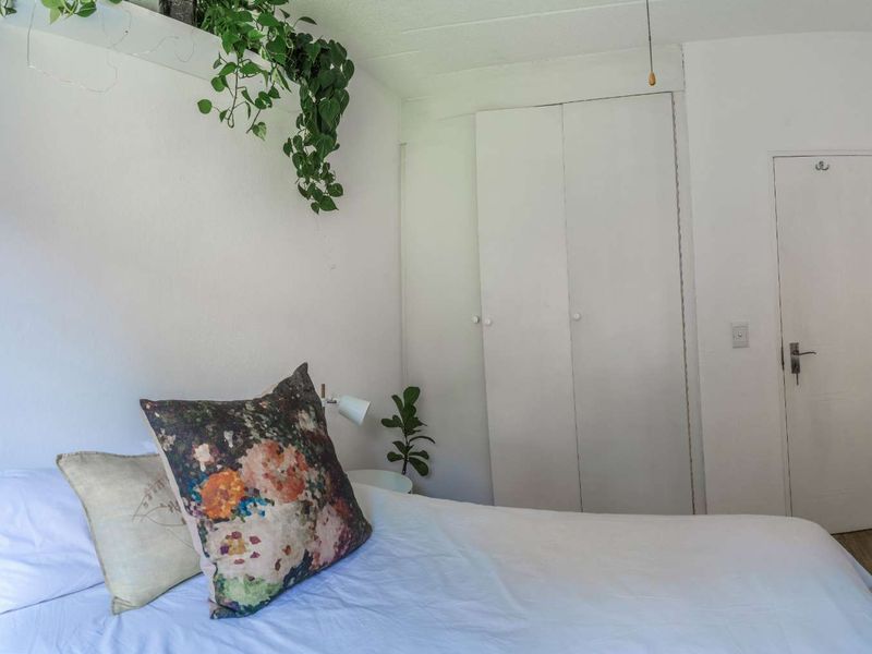 Popular 1 bedroom garden apartment - Photo 3