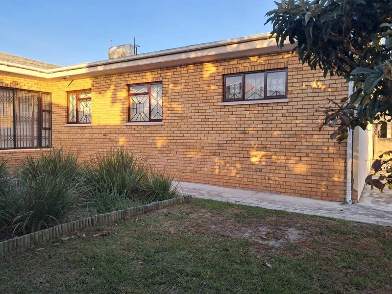 ELEGANT COASTAL RETREAT - Photo 10