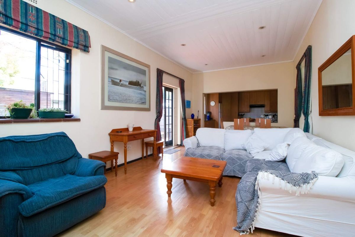 Timeless Elegance Meets Easy Family Living - Photo 5