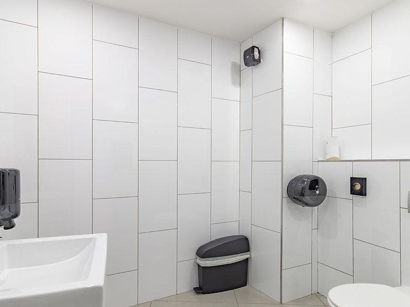 Elevate Your Brand with a Sleek Penthouse Office in Century City’s Premier Business Hub - Photo 7