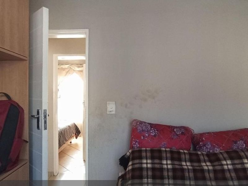 3 Bedroom.House In Clayville - Photo 7