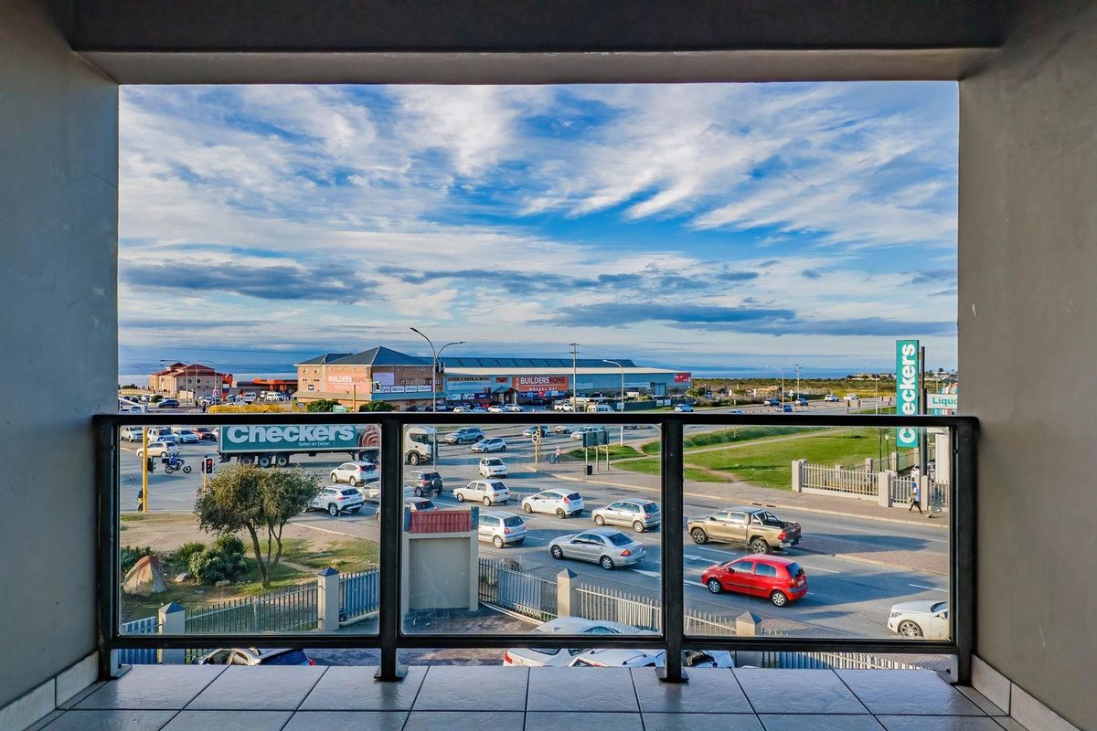 Spacious loft unit in a popular complex in the heart of Heiderand. - Photo 2