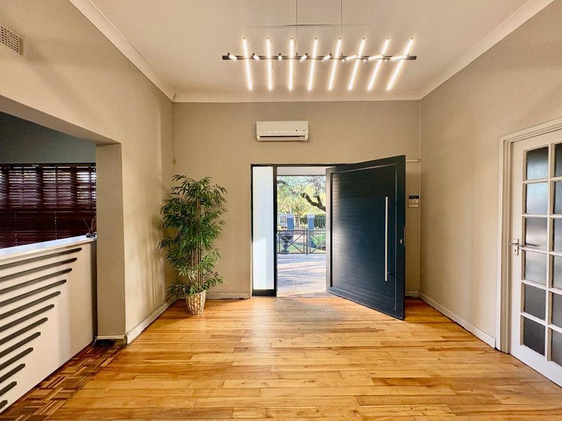 Versatile 4-Bedroom Home with Pool & Ample Parking - Photo 5