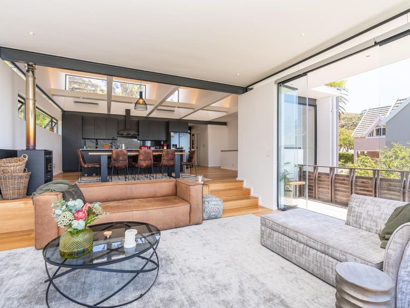 Spacious Layout Designed for Comfortable Living in Tamboerskloof - Photo 2