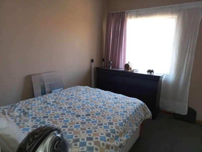 Charming 2-Bedroom Apartment - Photo 10