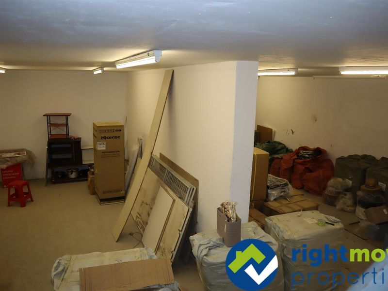 Easily accessible from the highway - Photo 5