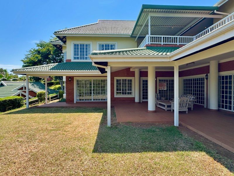 Beautifully appointed, 5 Bedroom home within a secure estate - Photo 3