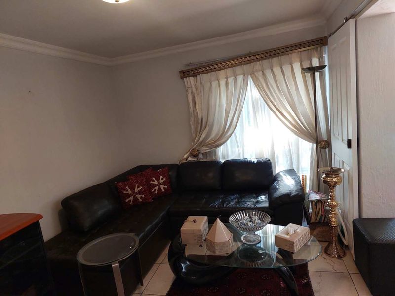 3 BEDROOM FURNISHED TOWNHOUSE TO RENT IN MORNINGSIDE - Photo 5