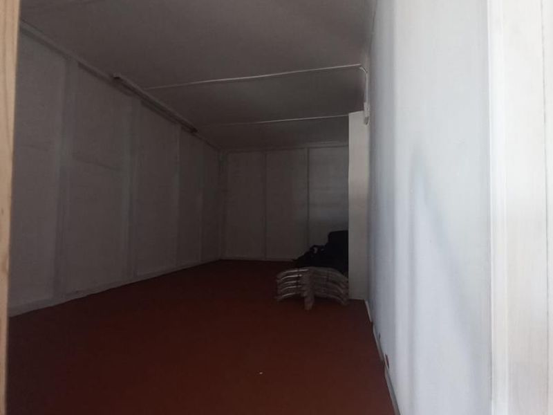 Industrial Property with Warehouses & Secure Facilities To Let - Photo 8