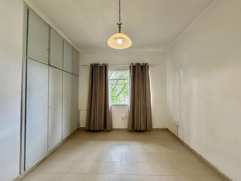 4 Bedroom House For Sale in Olympia - Photo 10