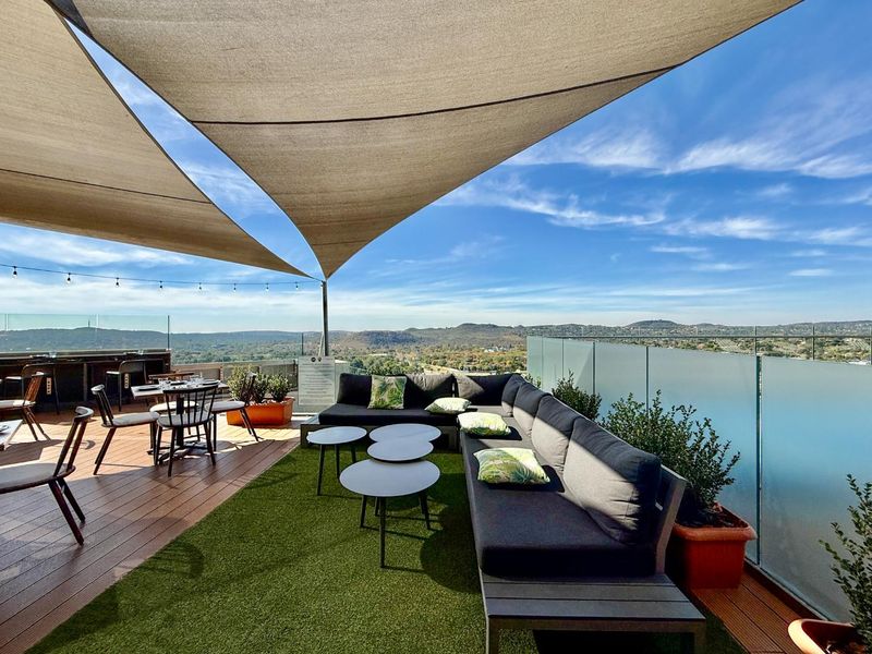 Fully Furnished 2 Bed, 2 Bath Luxury Apartment @ The Capital Trilogy - Photo 6