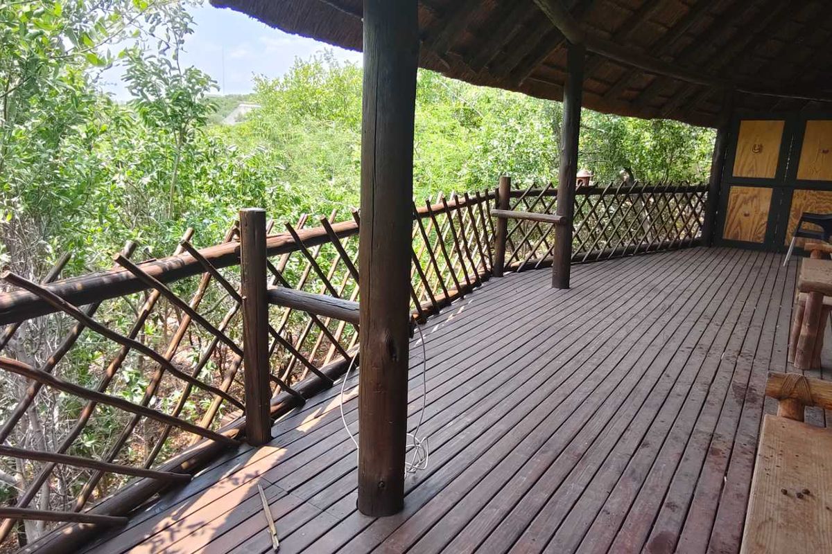 Exceptional Dual Living Property with Panoramic Views - Photo 4