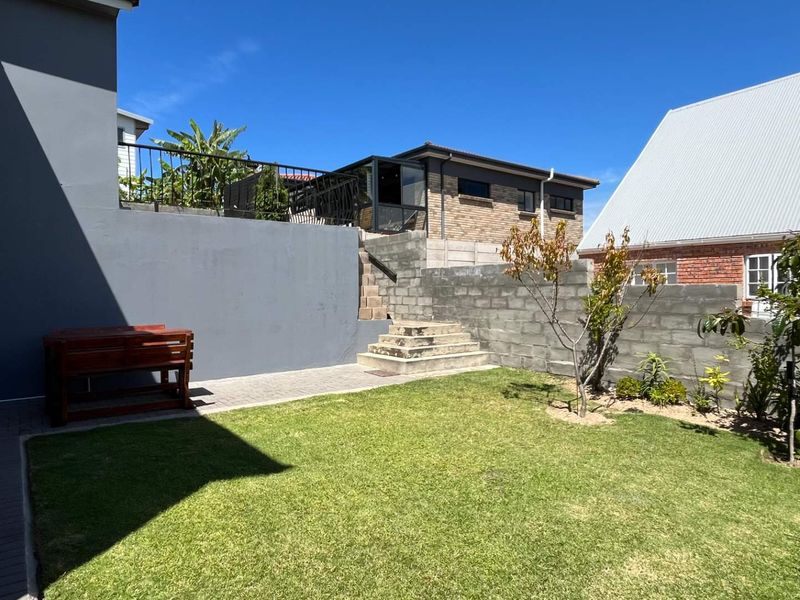 Retreat to Relaxation: Scenic Views & Spacious Living! - Photo 4