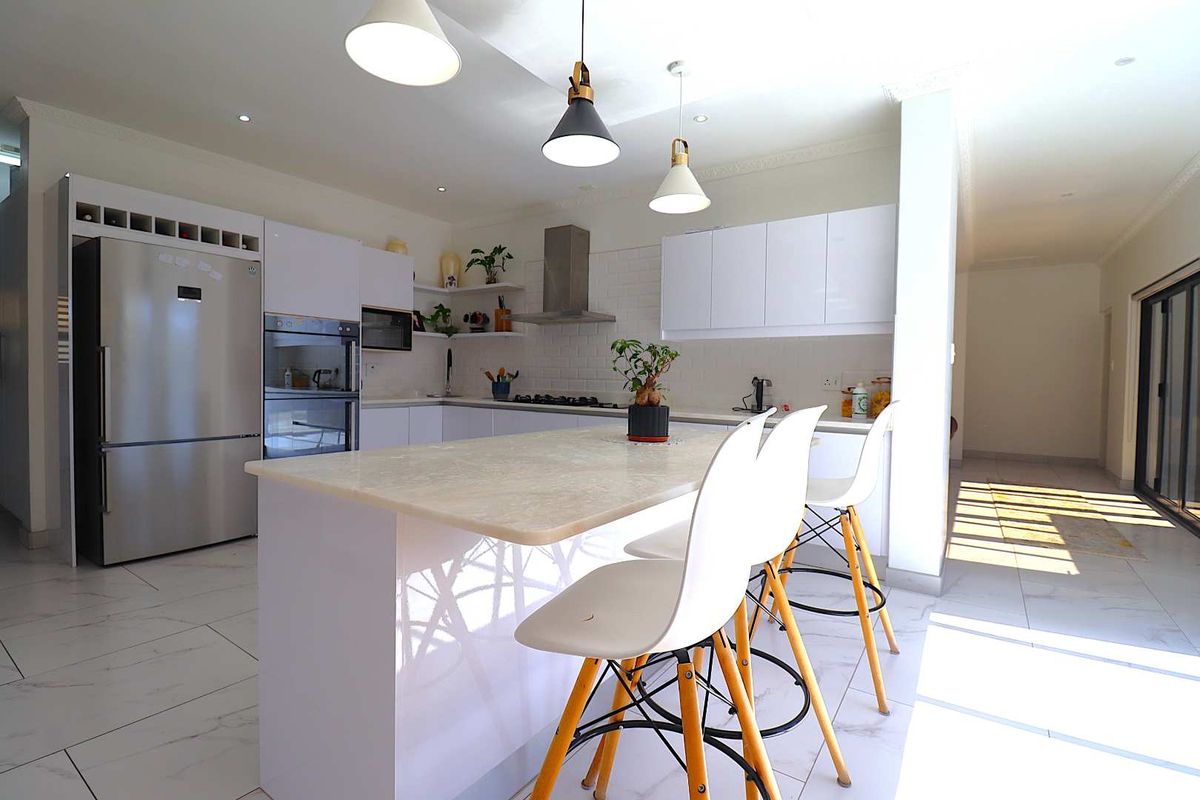 5-Bedroom House with Study Room for sale, Kramersdorf (Swakopmund, Namibia) - Photo 4