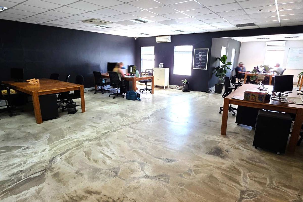 Modern First Floor Office in Westlake Business Park - Photo 2