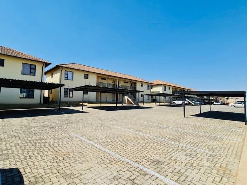 1 Bedroom Apartment In Parkrand! - Photo 2
