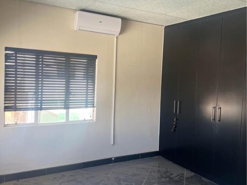 Double Storey Office Space To Let - Photo 8