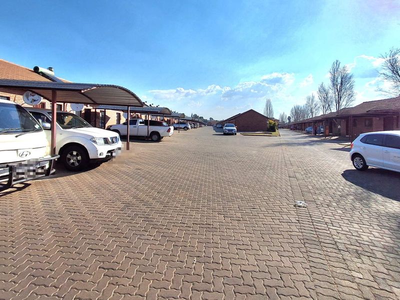 Three bedrooms Townhouse for sale in Orchards at Orchards Village - Photo 2