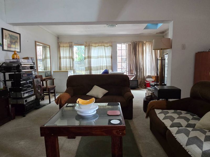 Good Position - Photo 5