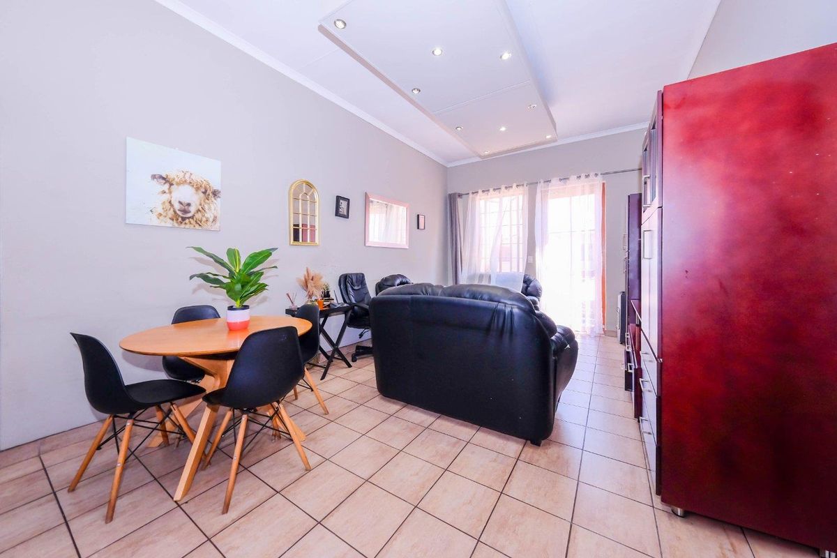 New Release! Kingsley Place in Saxonwold. - Photo 2
