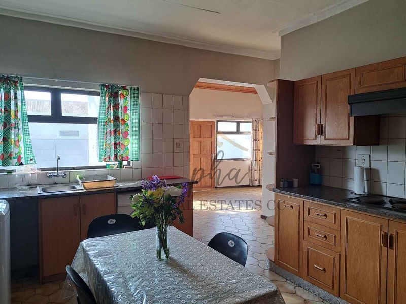 3 bedr home with spacious erf for sale in Walvis Bay selling for N$2.3 mil - Photo 5