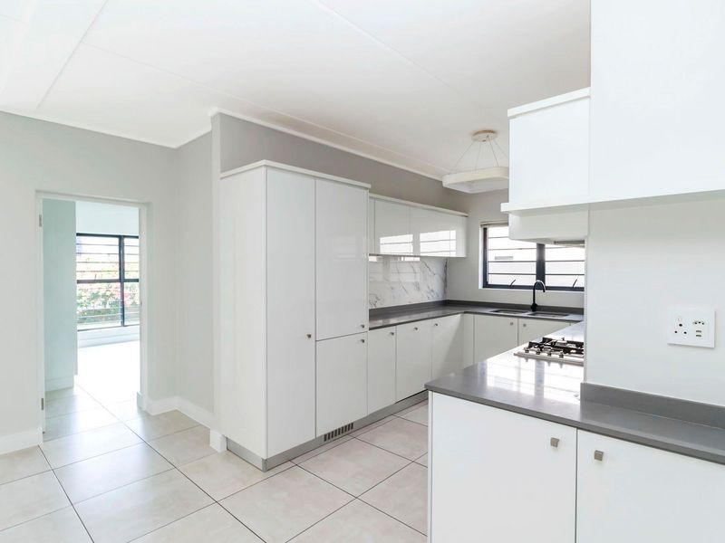 Well maintained, lock up and go ground floor - Photo 10