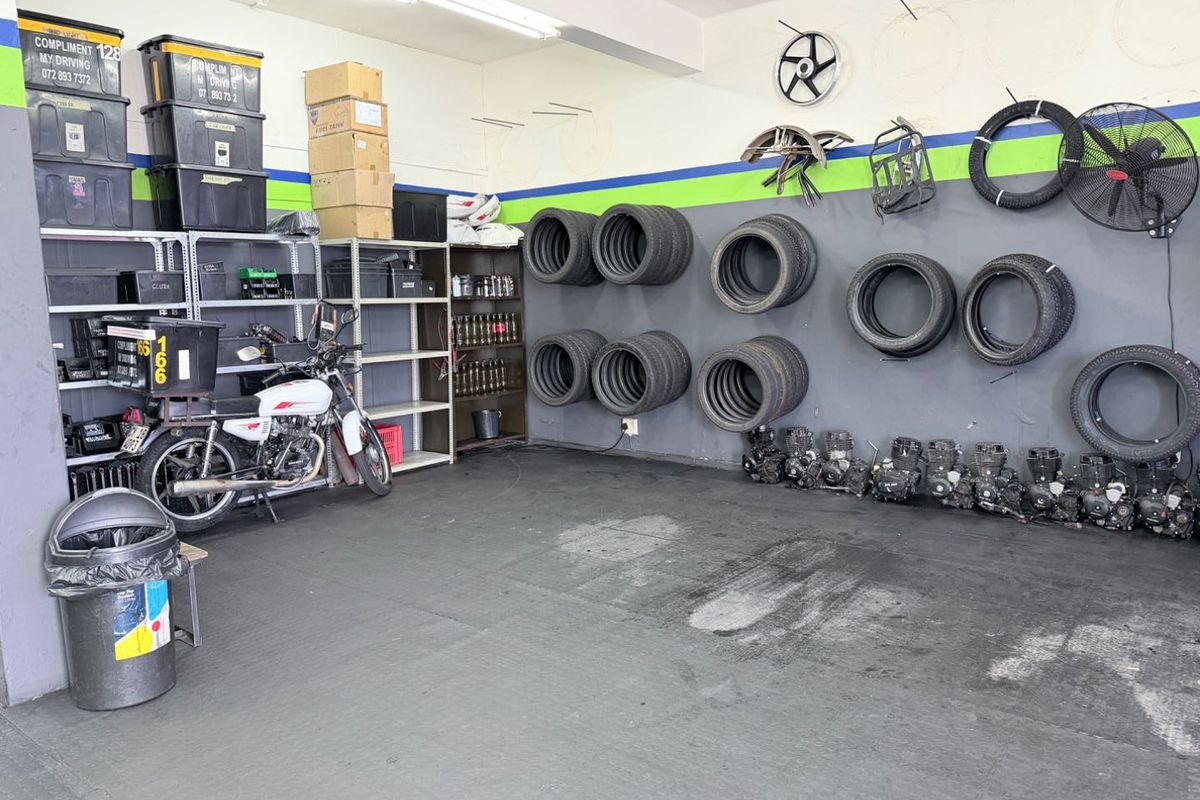 Retail in The Heart of Oakdale - Photo 4