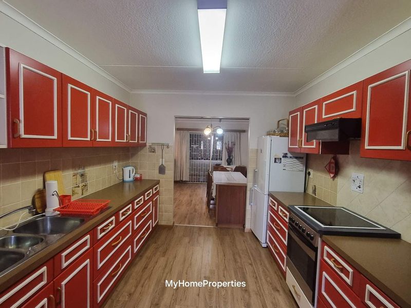 3 Bedroom Townhouse, Kramersdorf, Swakopmund - Photo 9