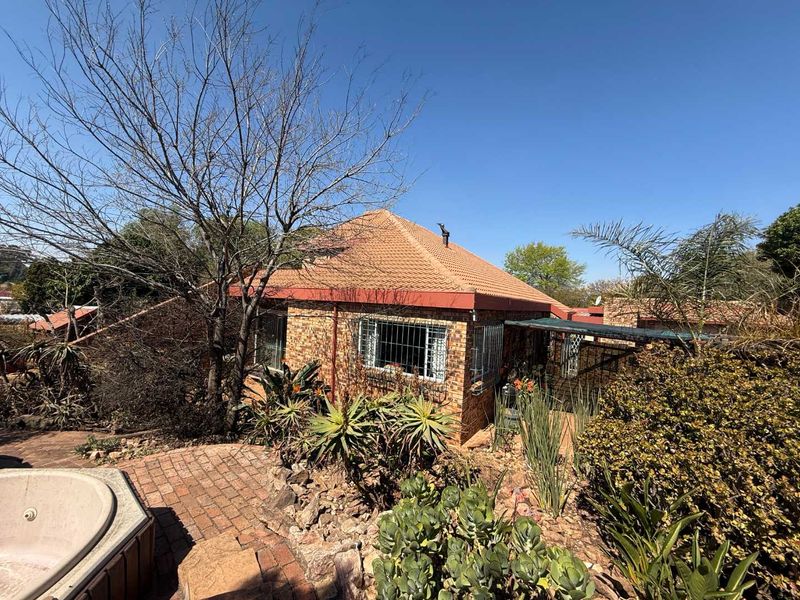 Your Dream Home in the Heart of Florida Glen – Space, Style & Serious “Wow” Factor! - Photo 5