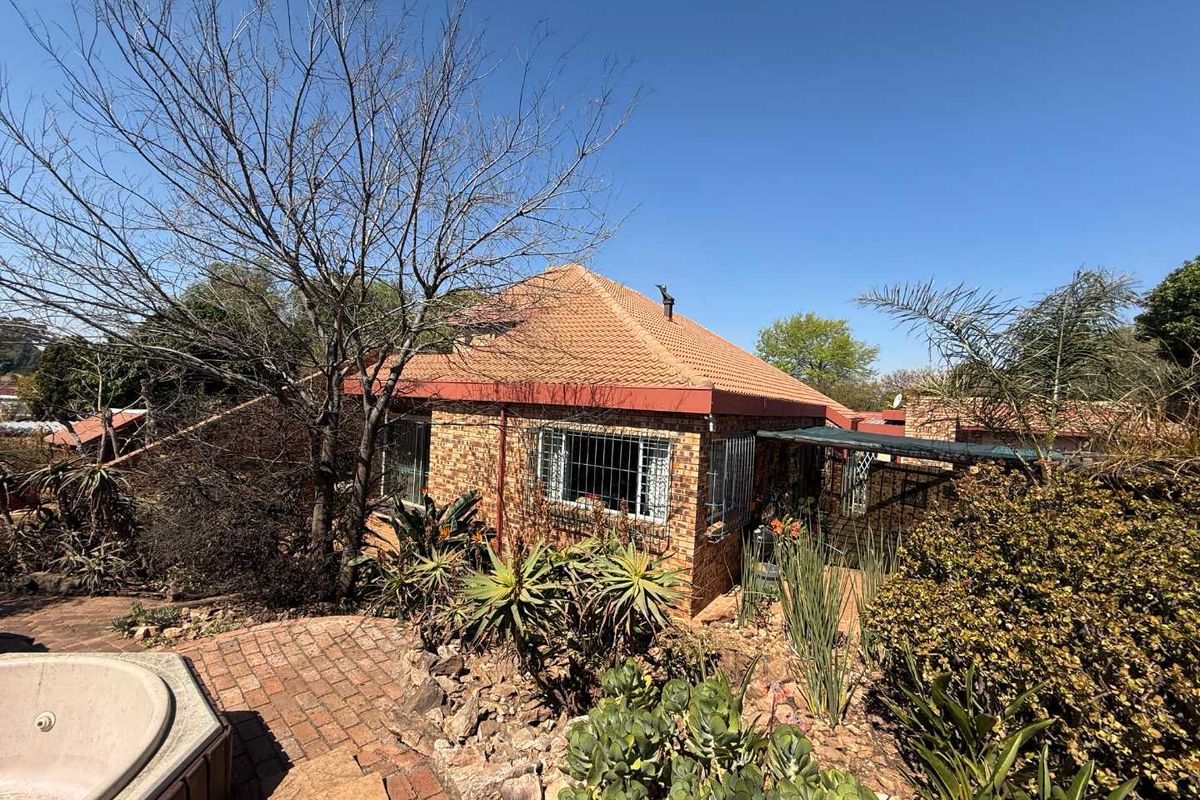 Your Dream Home in the Heart of Florida Glen – Space, Style & Serious “Wow” Factor! - Photo 5