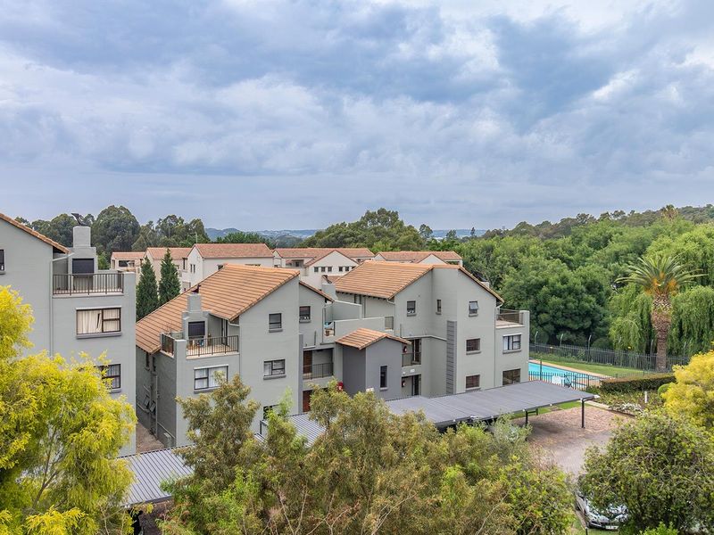 Lock up and Go in a secure Estate - Photo 2